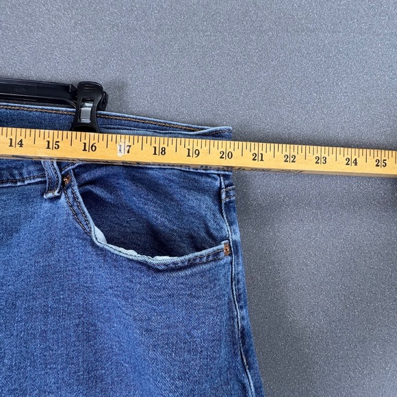 Levi's Women's Jeans Plus Size 18W Blue Denim Cropped Casual - Picture 6 of 7